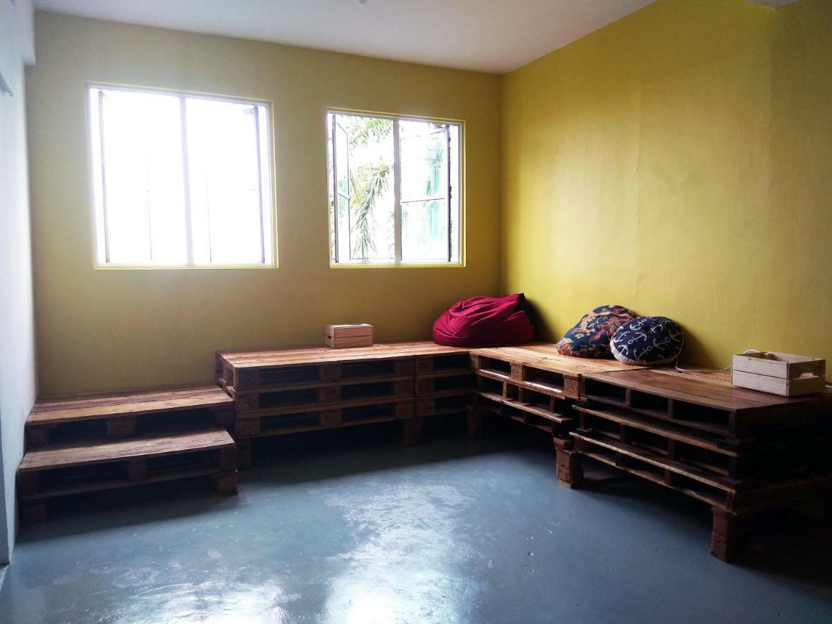 Sandakan Backpackers Hostel Экстерьер фото