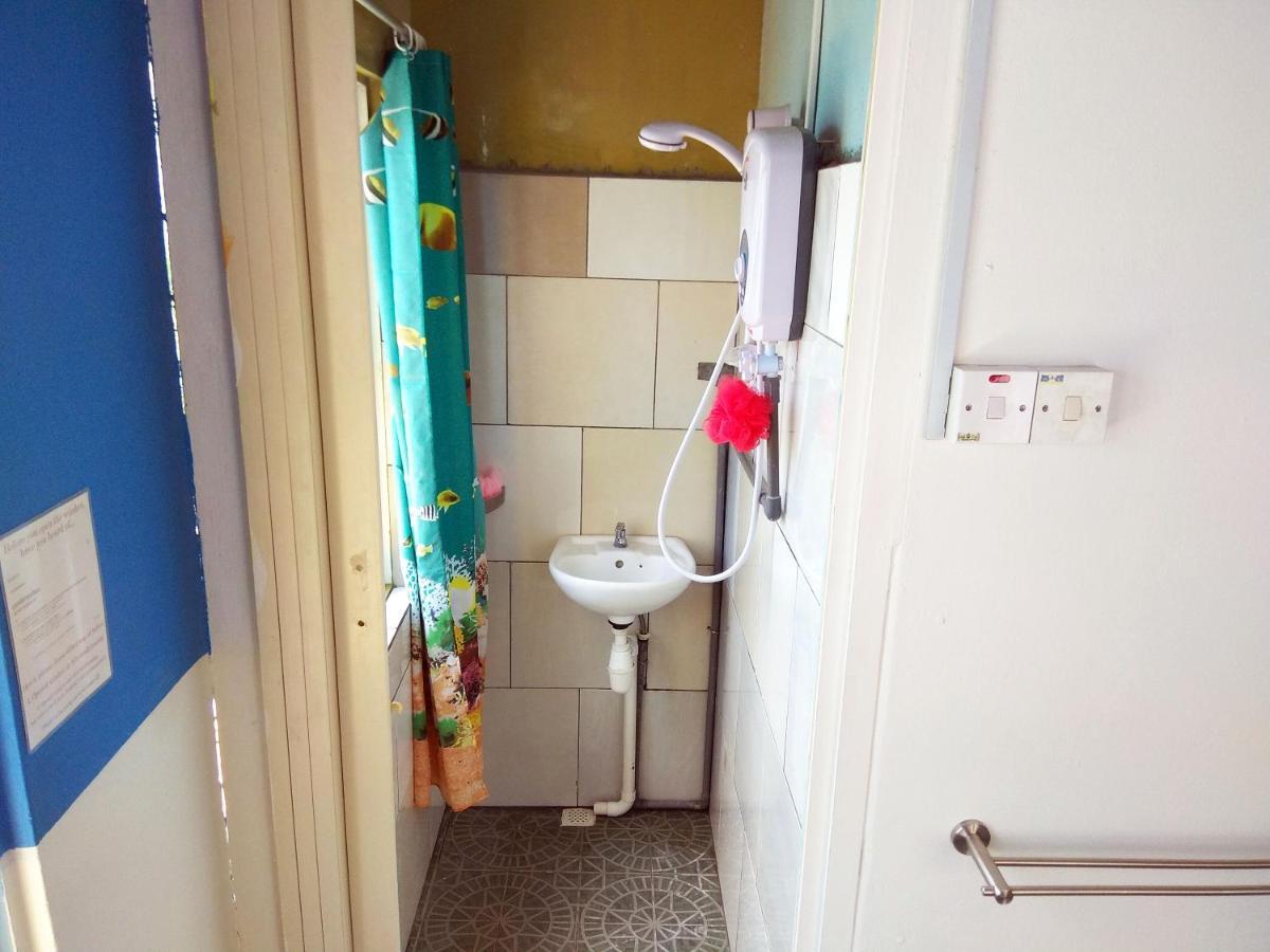 Sandakan Backpackers Hostel Экстерьер фото